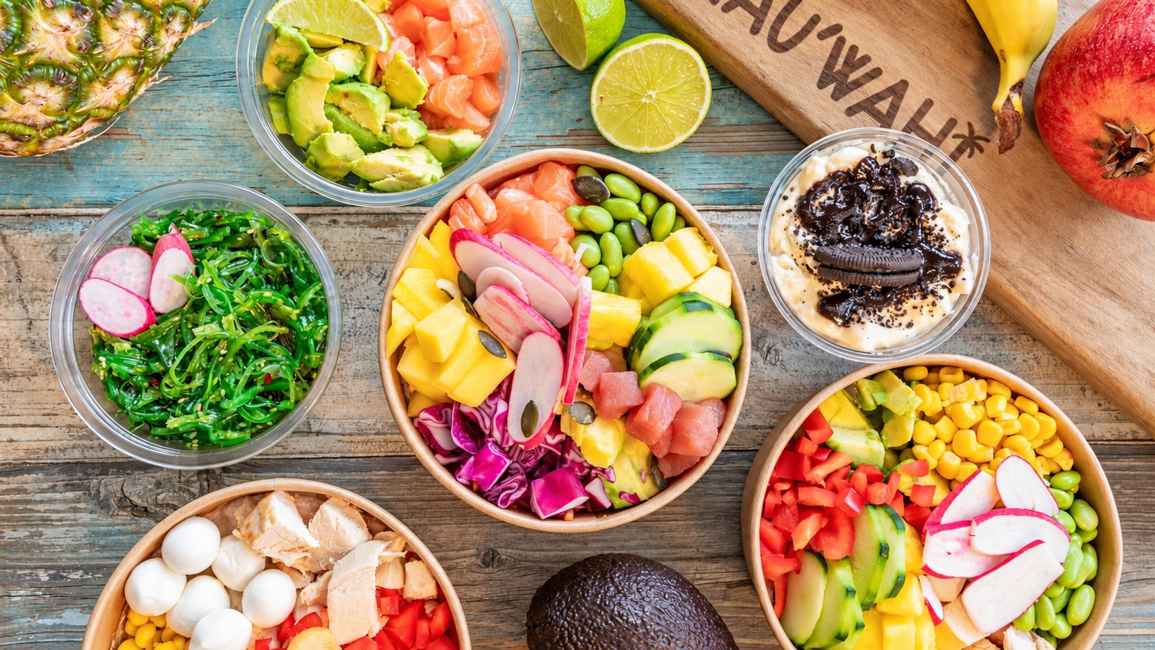 Les poké bowls colorés et le tiramisu du restaurant Kau’wahi